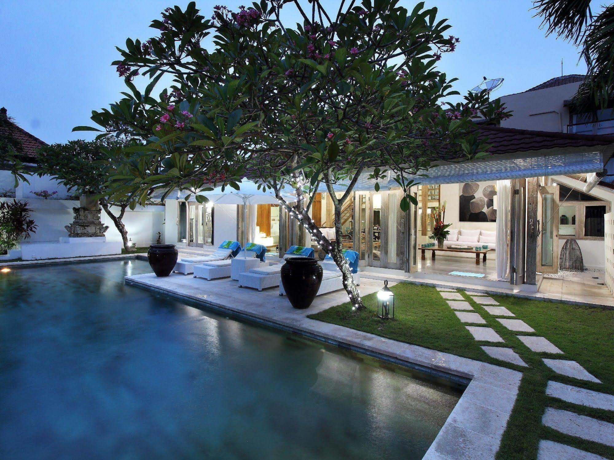 Villa Putih Seminyak  Bagian luar foto